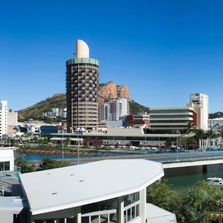 Grand Hotel And Apartments Townsville Extérieur photo