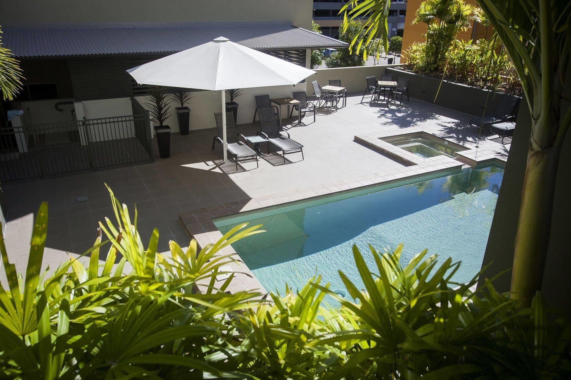 Grand Hotel And Apartments Townsville Extérieur photo